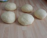 Édes zsömlekoszorú recept fázis 2 fotója