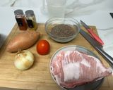 Foto del paso 1 de la receta: Lentejas con Secreto y Boniato al Curry !!!