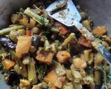 ডাঁটা দিয়ে পাঁচমিশালী সব্জী (data diye panchmishali sabji recipe in Bengali) রেসিপির ধাপ 4 ছবি