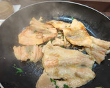 Foto del paso 4 de la receta: Salmón al ajillo sobre patatas a lo pobre