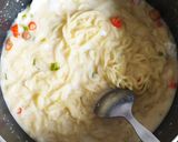 Foto langkah ke 4 dari resep Mi Kuah Keju ala Warunk Upnormal.