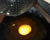 Foto langkah ke 1 dari resep Penyet Telur Petis Kulit Jeruk.