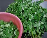 Foto langkah ke 1 dari resep Sayur Bening Daun Kelor.