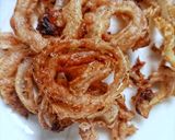 A picture of step 4 of Onion rings.