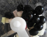 Foto del paso 1 de la receta: Vinagreta de aceitunas negras