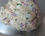 A picture of step 4 of Sindhi koki mani.