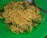 Foto langkah ke 3 dari resep Mie goreng pedas cetar.