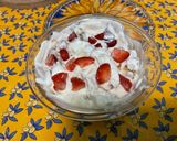 Une image de l'étape 8 de Coupe de skyr aux fraises, prunes et abricot.