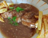Foto del paso 5 de la receta: Solomillo con ajos tiernos, apio en salsa reducida