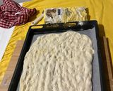 Foto del passaggio 9 della ricetta Pizza in teglia (2 teglie 30x40)