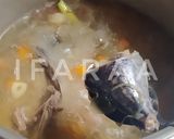 Foto langkah ke 3 dari resep Sup Ikan Tuna Wortel.