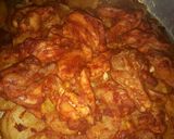صورة لخطوة 4 من وصفة بطاطا وجنحان بالفرن 😋