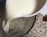 A picture of step 2 of Red velvet cheesecake.