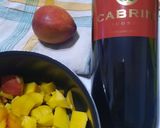 Foto del paso 2 de la receta: Mermelada de duraznos al vino tinto (para adultos)