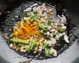 A picture of step 2 of Kulith kadhan(soup).