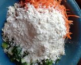 Foto langkah ke 2 dari resep Bakwan Sayur 4 Warna.