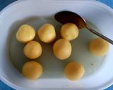Foto langkah ke 3 dari resep Thumbprint Cookies Strawberry.