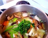 A picture of step 2 of Timlo soup.
