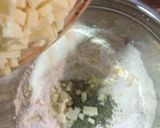 Foto del paso 11 de la receta: Pan con cantimpalo aceitunas moozarella y morrón. ❤️🥖