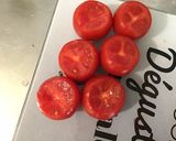 Une image de l'étape 1 de Tomates farcies au crabe, carottes râpées et crème de balsamique.