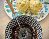 Foto del paso 4 de la receta: Mug cake de vainilla con nibs de cacao y helado de stracciatella