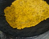 मक्की और leftover मूली के साग का पराठा रेसिपी चरण 4 फोटो