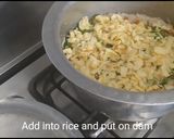 A picture of step 4 of Egg fried rice.