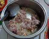 รูปขั้นตอนการทำที่ 1 ของ ผัดพริกแกงไก่ใส่ผักบุ้งจีน คีโต