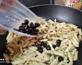 Foto del paso 5 de la receta: Macarrones con pollo y tomate en 22 minutos