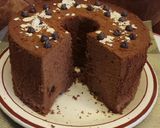Foto langkah ke 7 dari resep Triple Chocolate Chiffon Cake.