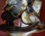 Foto langkah ke 1 dari resep Ikan Patin Asam Pedas.