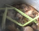 A picture of step 4 of Bún Bò Giò Huế (Hue-Style Beef and Pork Noodle Soup) 🐖🐂.