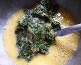 Foto del paso 8 de la receta: Tortilla de acelga rellena con queso