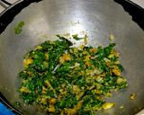 A picture of step 5 of Restaurant-Style Lehsuni Palak.