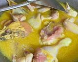 Foto langkah ke 1 dari resep Ayam kuning kemangi bumbu rica-rica.