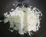 Foto langkah ke 2 dari resep Mie Goreng Ayam Suwir.
