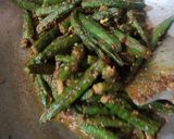 भरवा भिंडी (Bharwa bhindi recipe in Hindi) रेसिपी चरण 3 फोटो