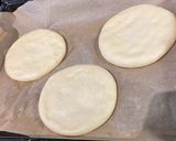 A picture of step 5 of Mini pizzas:.