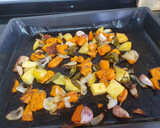 Foto del paso 3 de la receta: Salmón al vapor con sabor y verduras al horno