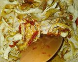 Foto langkah ke 2 dari resep Ayam Goreng Suwir Merdeka dengan Bumbu Dasar Merah.