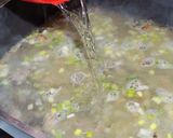 Foto del paso 4 de la receta: Menudos (no se tiran) de pollo encebollados con arroz