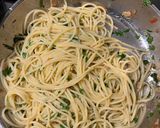 A picture of step 6 of Spaghetti Aglio Olio e Peperoncino.