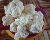 Foto del paso 1 de la receta: Merluza cocida con coliflor