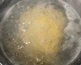 Une image de l'étape 1 de Salade de couscous perlé et sa feta rôtie au sésame.