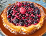 Foto del paso 4 de la receta: Tarta de queso con frutos rojos🍓🍒