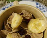 Foto del paso 7 de la receta: Súper desayuno. Fruta, lácteos, cereales, miel