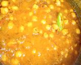 A picture of step 7 of White Chanay ka Salan 😋😋.