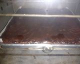 Foto langkah ke 5 dari resep Brownies Mengkilap ala Bu Fat.