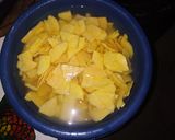 A picture of step 1 of Potatoes and sweet potatoes crisps.