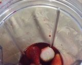 Foto del paso 3 de la receta: Hielos mágicos de mora y fresa